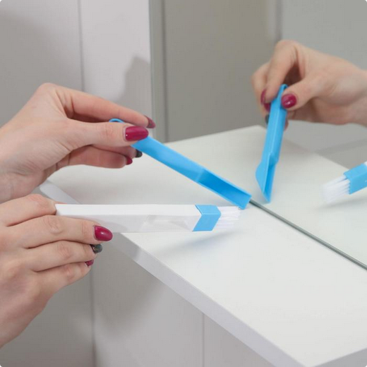 Щетка-кисть для очистки окон и узких проёмов Долянас совочком-скребком Арт-5531374(Н-16см)