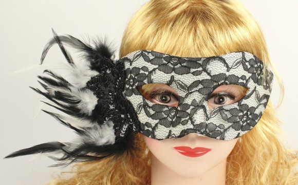 Маска С кружевами