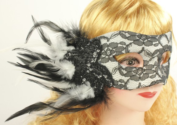 Маска С кружевами