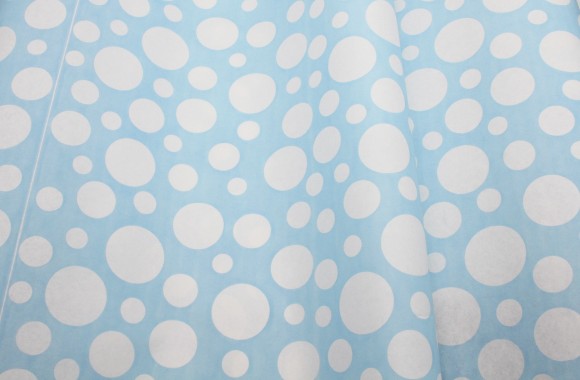 Бумага крафт Европа шары большие голубой на белом 70см*8,5