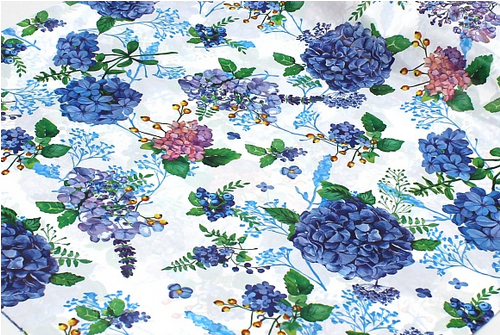 Скатерть одноразовая Гортензия 120*180см Арт-28890