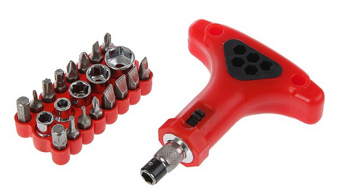 Отвертка с набором бит и головок LOM 22 предмета Арт-2276013