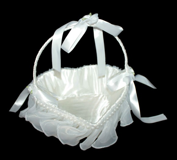 Корзина СВАДЕБНАЯ Сердце с белым атласом