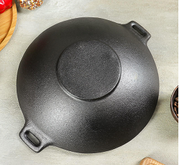 Сковорода Wok 30см чугунная Доляна Восток стеклянная крышка Арт-755150