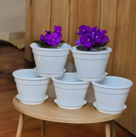 Горшок Антик 0,75лит D-13см Белый с поддоном (фиалочница) Горшок Антик 0,75лит D-13см Белый с поддоном (фиалочница)