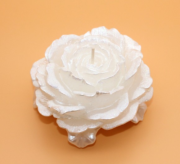 Свеча Роза Белая Ароматизировнная 2136