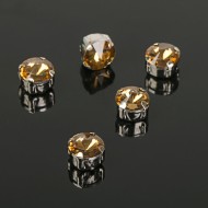 Стразы в цапах 8*8мм Коричневые в Серебре (1уп/5шт) 2328344