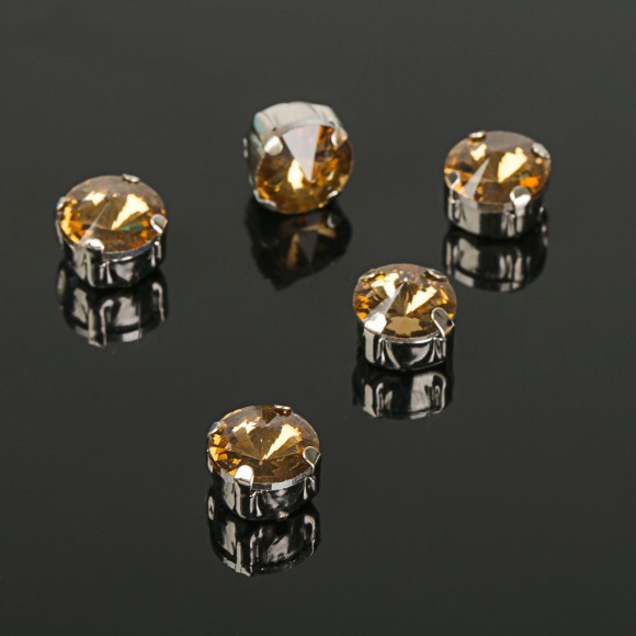 Стразы в цапах 8*8мм Коричневые в Серебре (1уп/5шт) 2328344