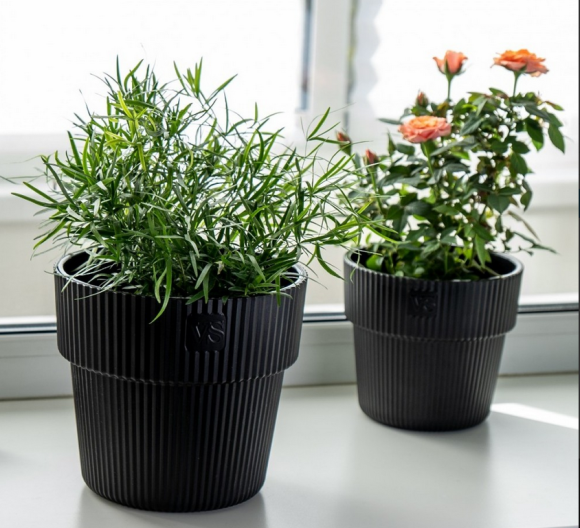 Горшок Алемар 2,4лит Чёрный (с дренажной системой) Горшок Алемар 2,4лит Чёрный (с дренажной системой)