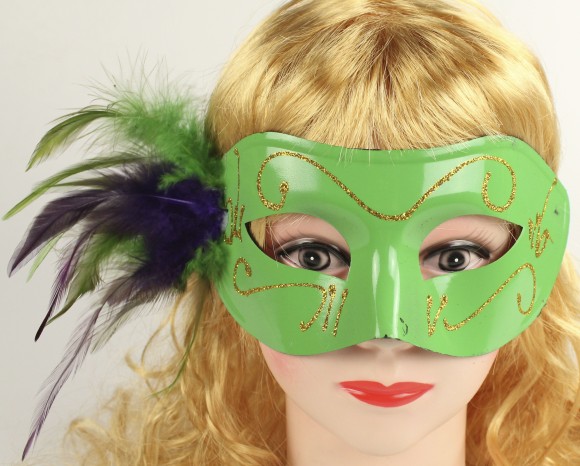 Маска С перьями по бокам