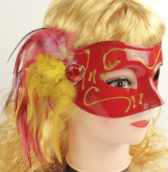 Маска С перьями по бокам