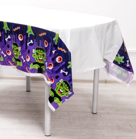 Скатерть одноразовая Зомби 137*183см Арт-7811807