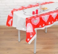 Скатерть одноразовая Сердца на Красном 108*180см 4291898 Скатерть одноразовая Сердца на Красном 108*180см 4291898