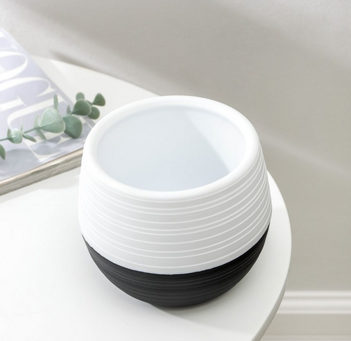 Горшок Дуэт 2,5лит Чёрно-Белый (с дренажной системой) Горшок Дуэт 2,5лит Чёрно-Белый (с дренажной системой)