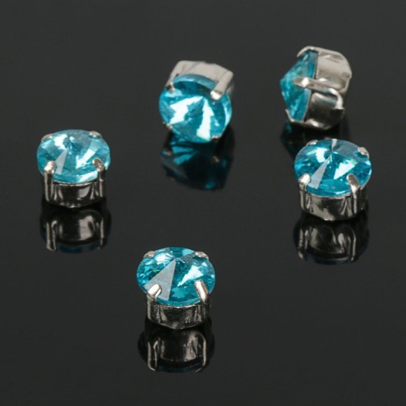 Стразы в цапах 6*6мм Ярко-Голубые в Серебре (1уп/5шт) 2328334