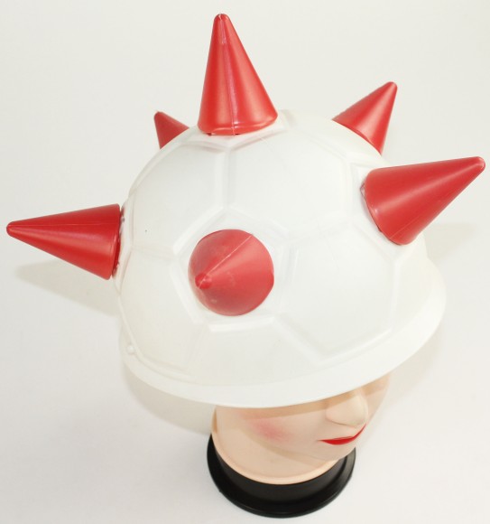 Каска белая с красными рогами 329564