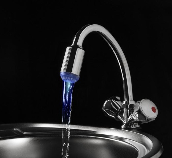 Насадка на кран с подсветкой Мульти Арт-913429 Насадка на кран с подсветкой Мульти Арт-913429