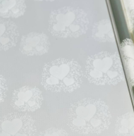 Пленка прозрачная с рисунком Сердца Трио Белая 70см/200гр